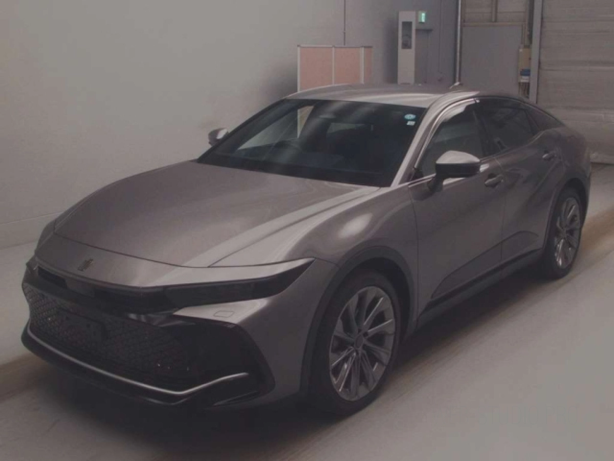 TOYOTA CROWN CROSSOVER