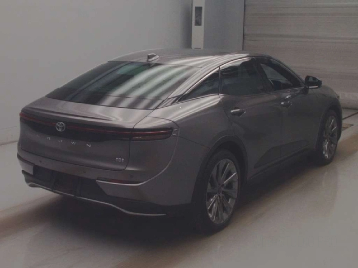 TOYOTA CROWN CROSSOVER