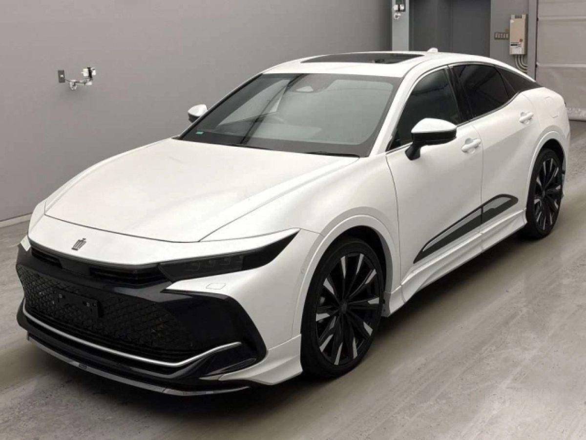 TOYOTA CROWN CROSSOVER
