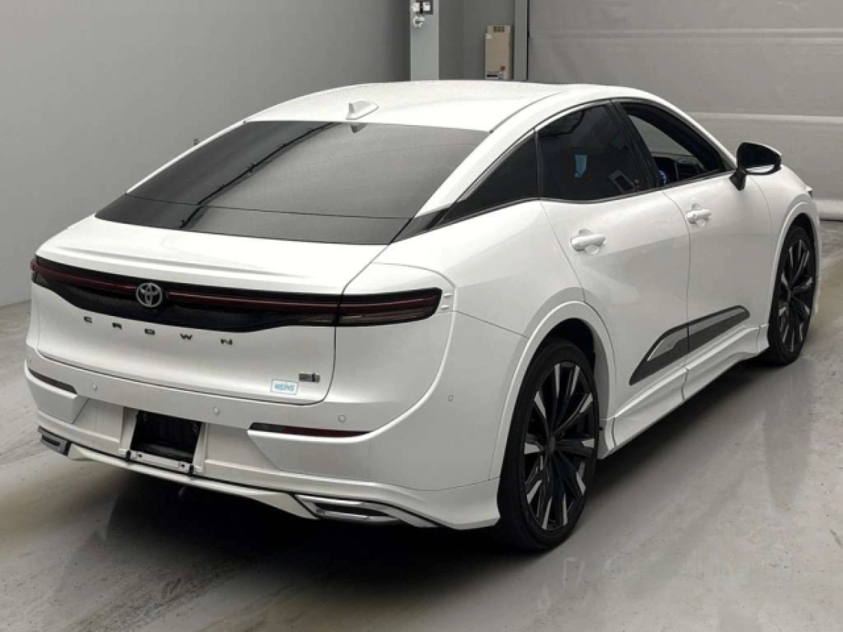 TOYOTA CROWN CROSSOVER