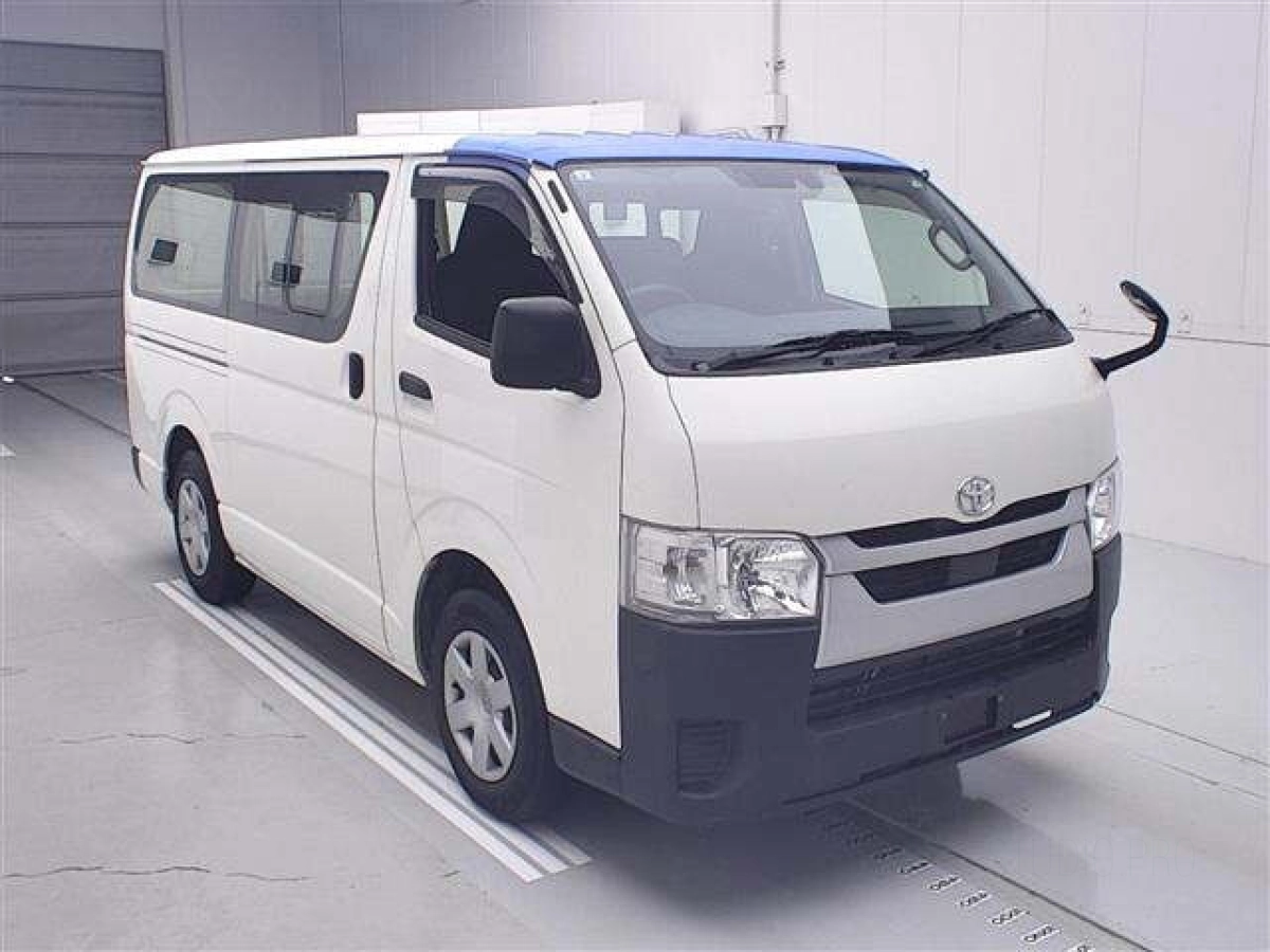 TOYOTA HIACE VAN GDH201V 2022