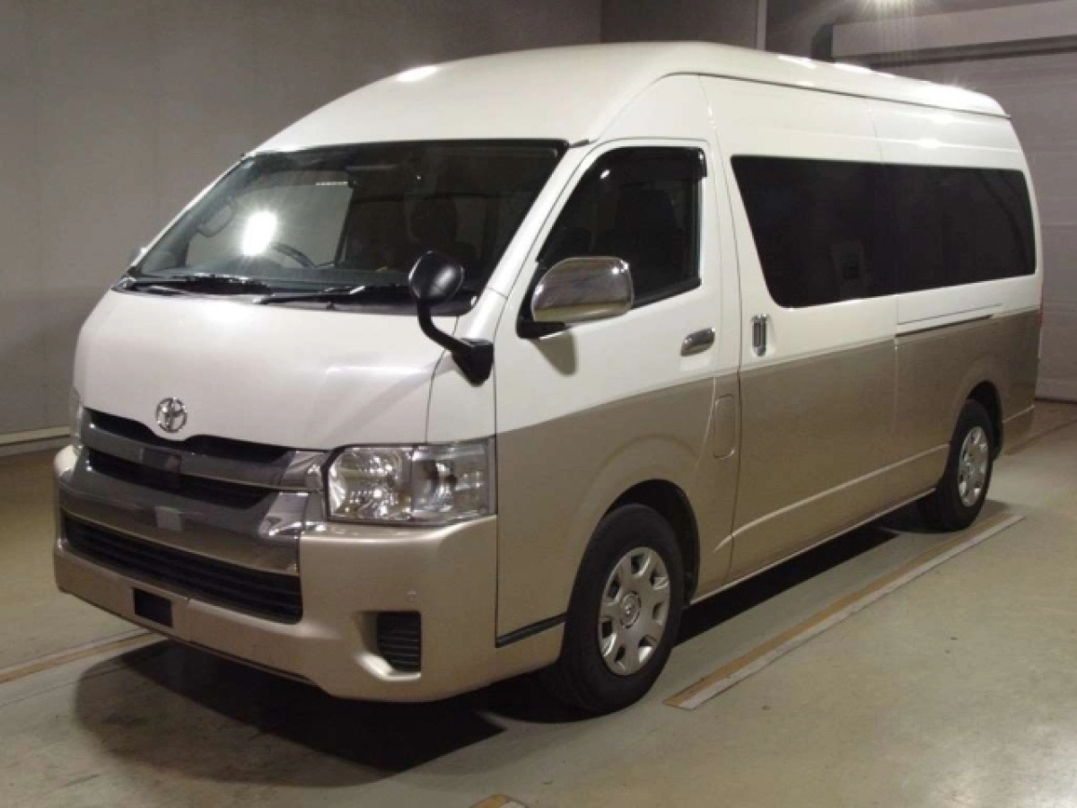 TOYOTA HIACE TRH224W 2020