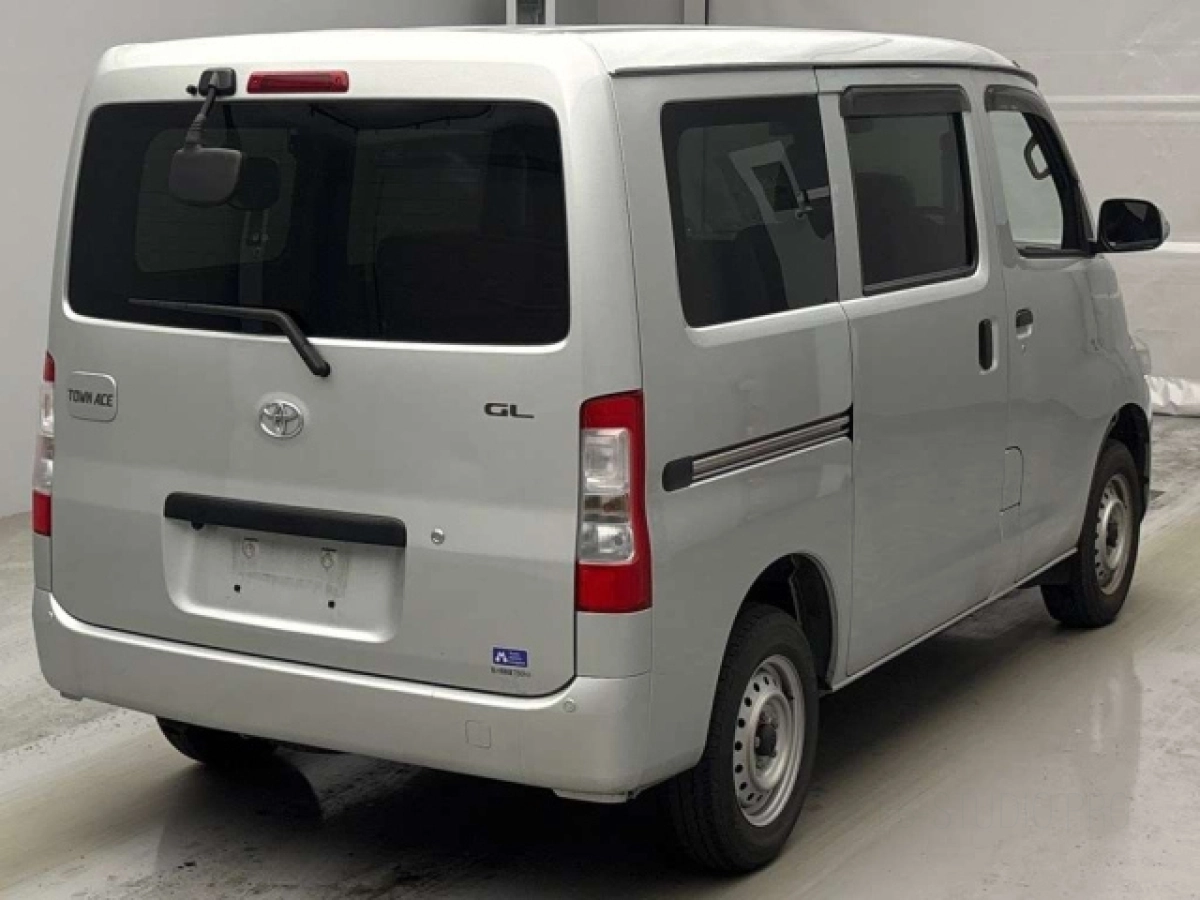 TOYOTA TOWN ACE VAN