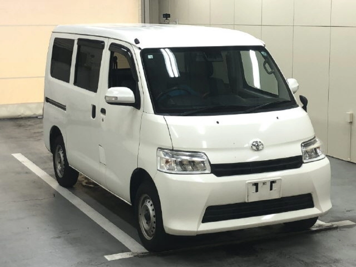 TOYOTA TOWN ACE VAN
