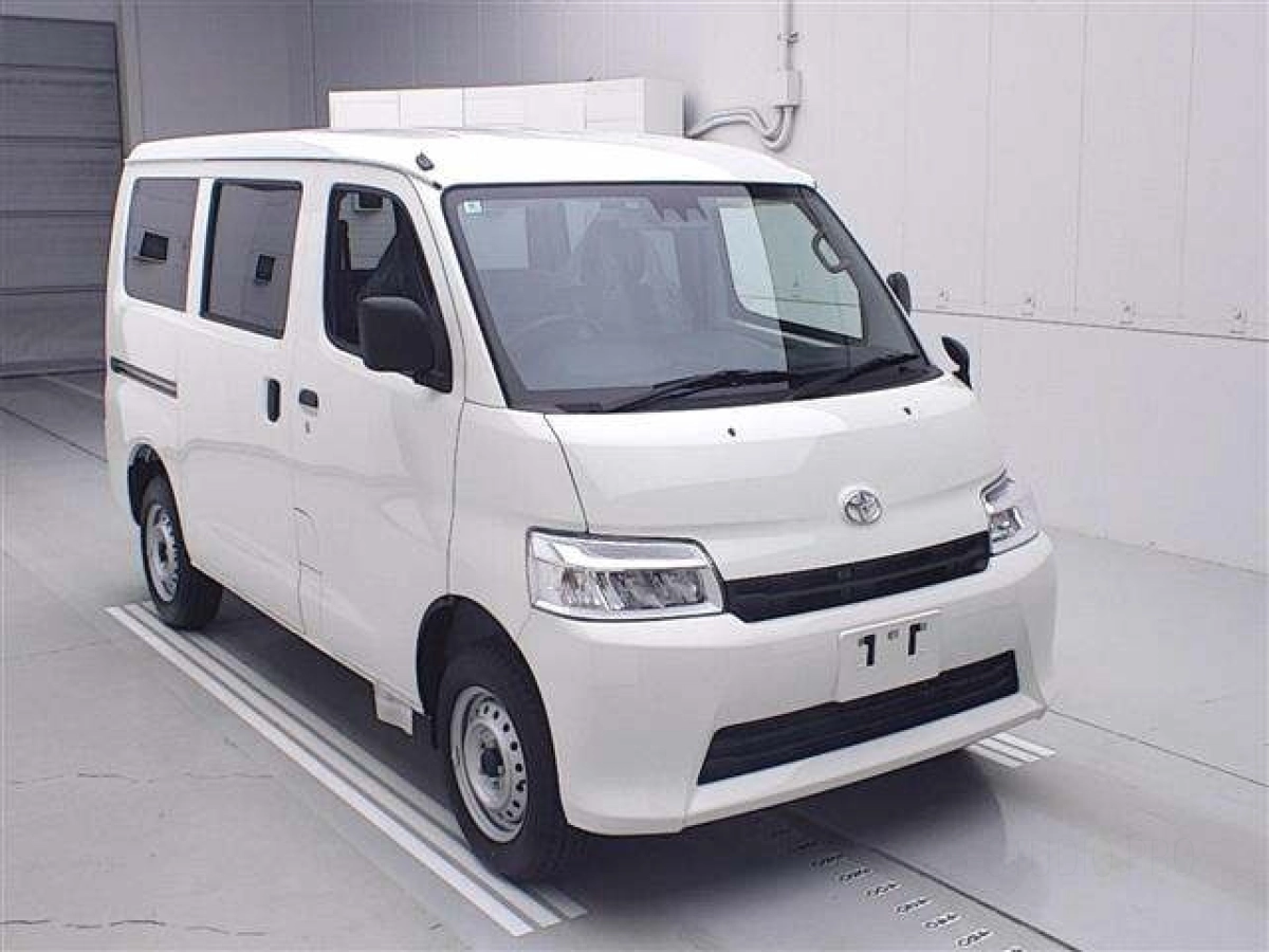 TOYOTA TOWN ACE VAN