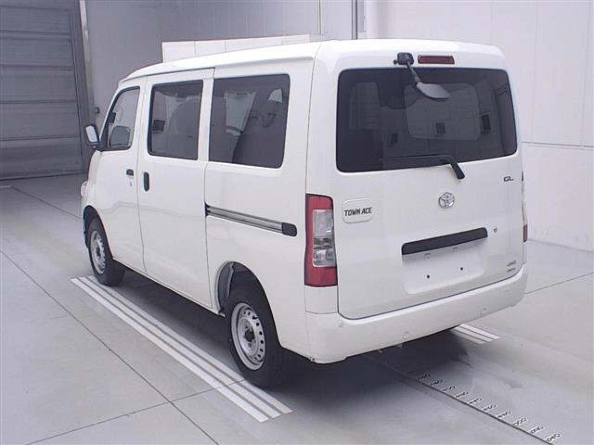 TOYOTA TOWN ACE VAN