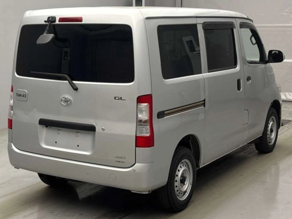 TOYOTA TOWN ACE VAN