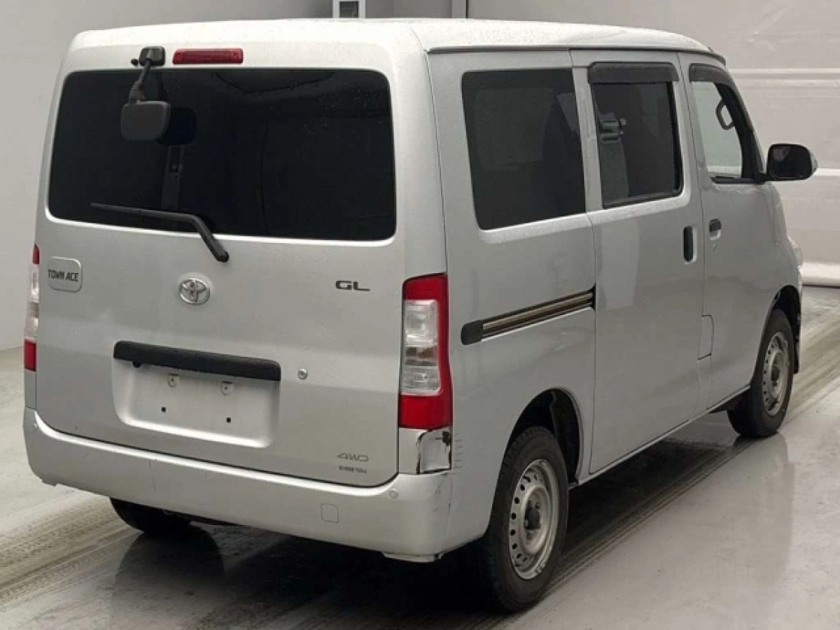 TOYOTA TOWN ACE VAN
