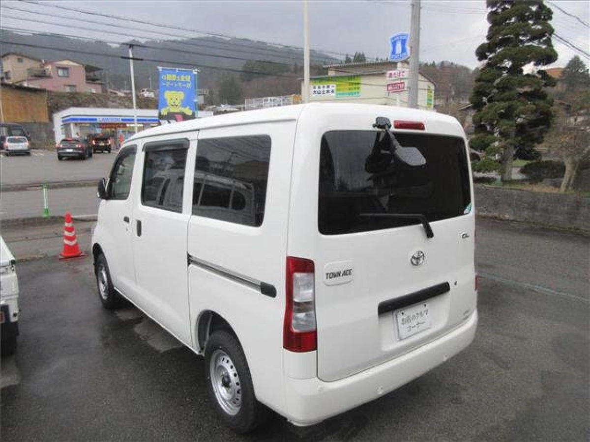 TOYOTA TOWN ACE VAN