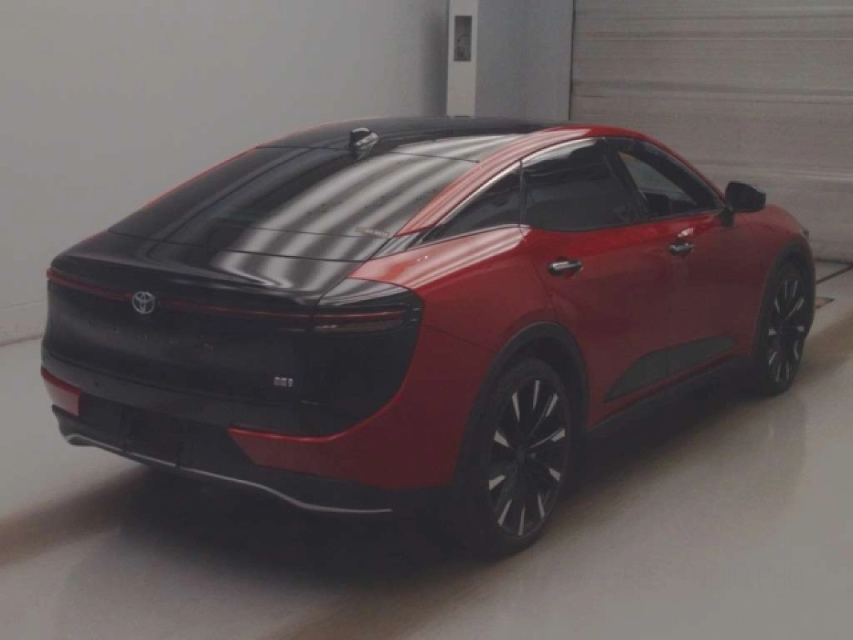 TOYOTA CROWN CROSSOVER