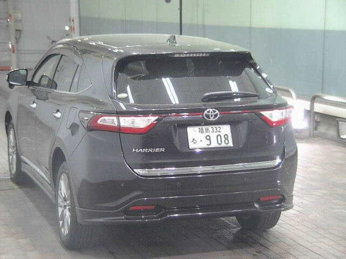 TOYOTA HARRIER