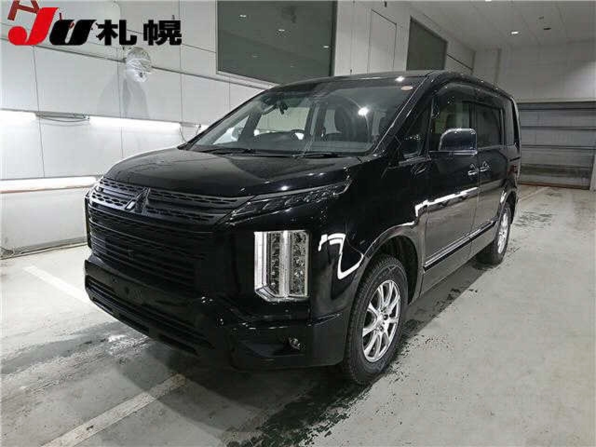 MITSUBISHI DELICA D5