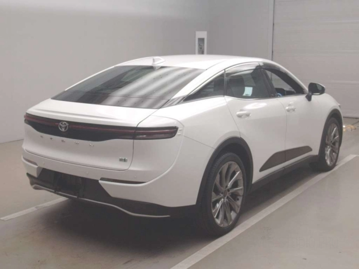 TOYOTA CROWN CROSSOVER