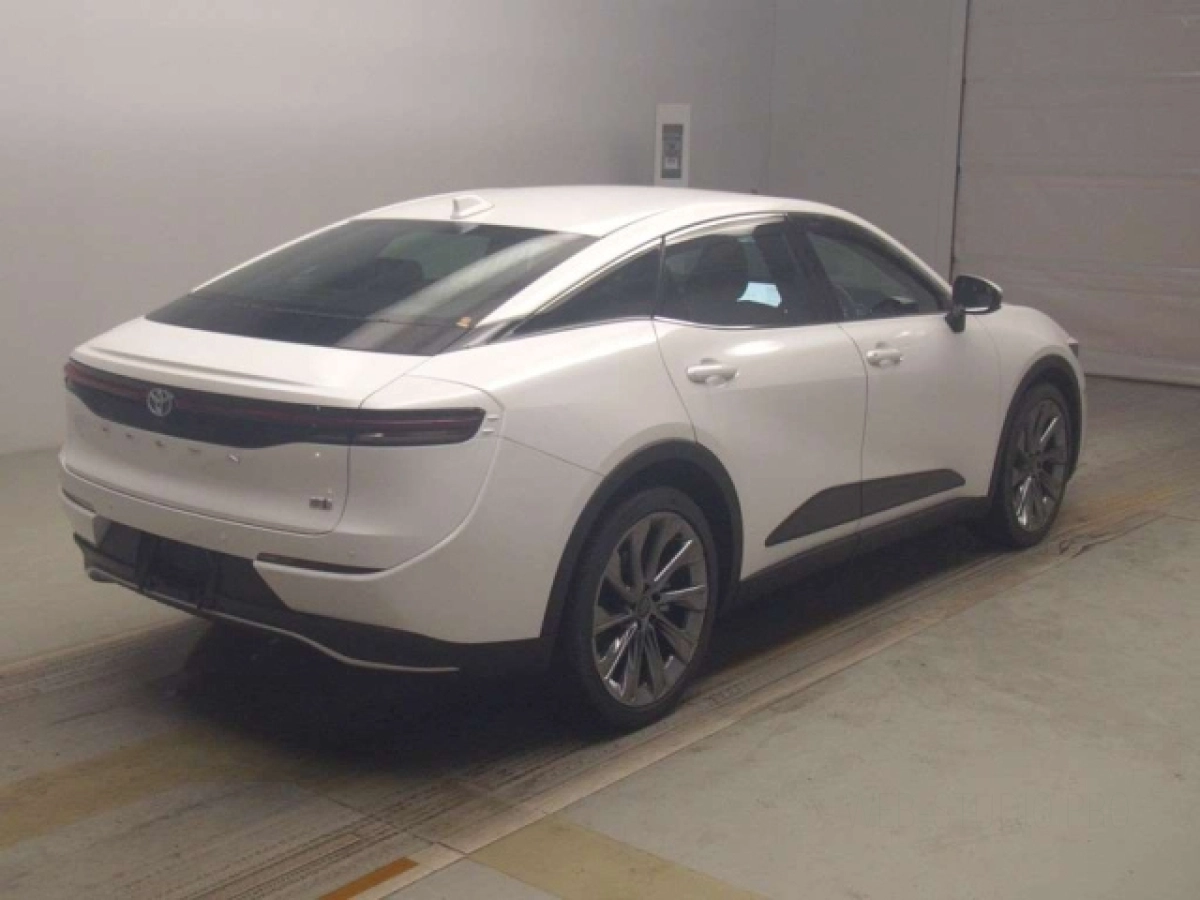 TOYOTA CROWN CROSSOVER