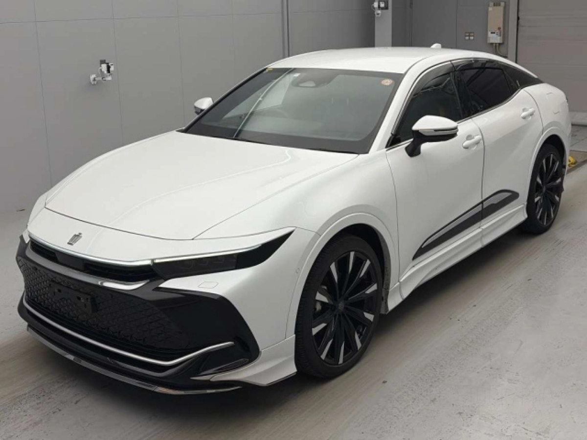 TOYOTA CROWN CROSSOVER TZSH35 2023