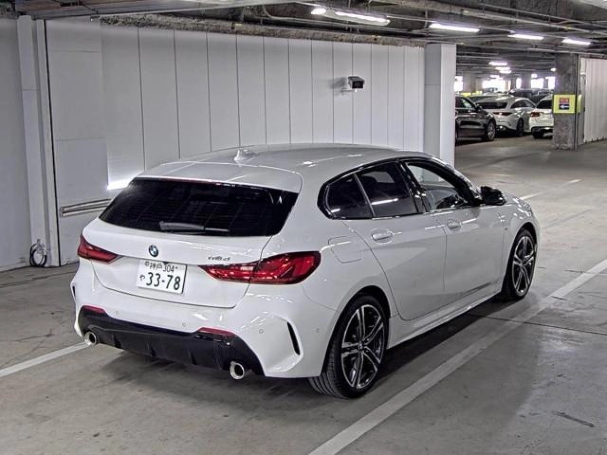 BMW 1 SERIES
