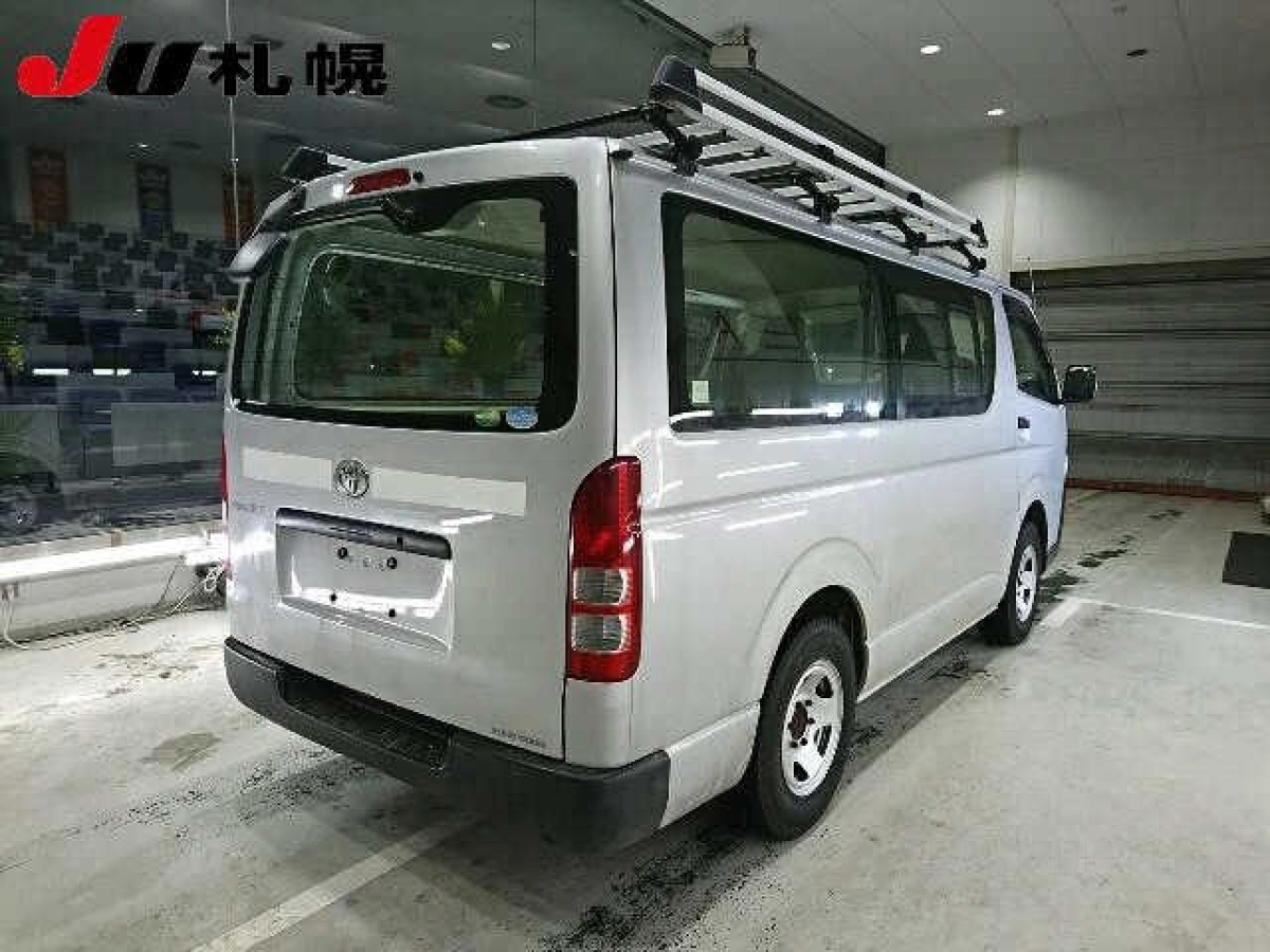 TOYOTA REGIUS ACE VAN