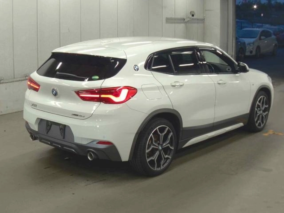 BMW X2