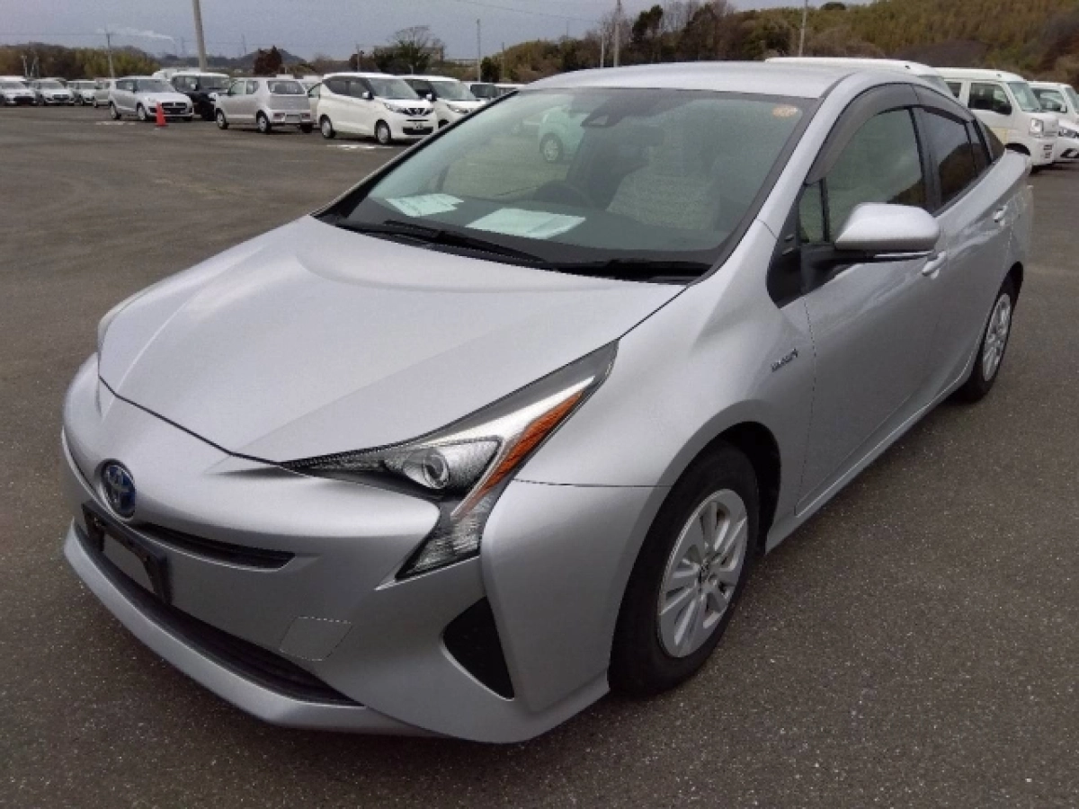 TOYOTA PRIUS ZVW51 2019