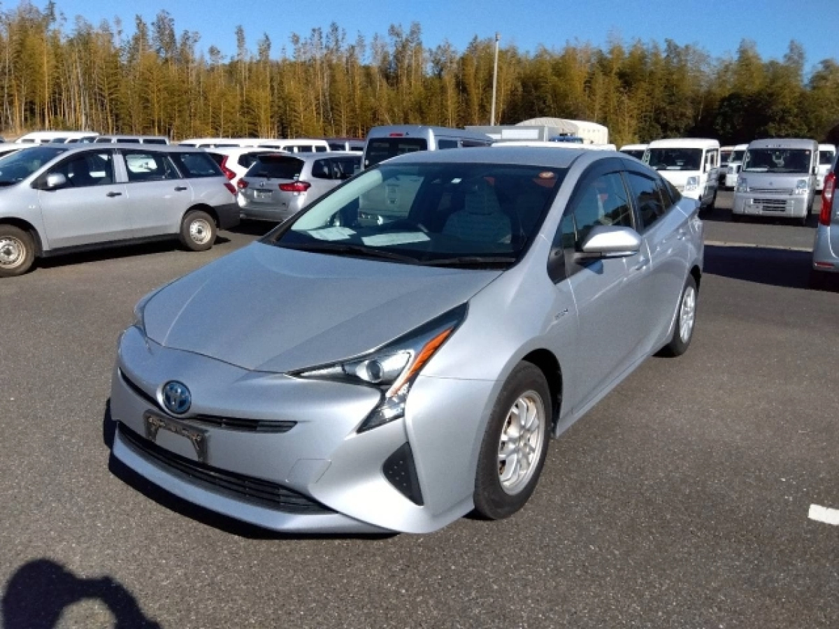 TOYOTA PRIUS ZVW51 2019