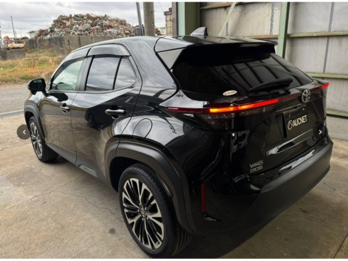 TOYOTA YARIS CROSS