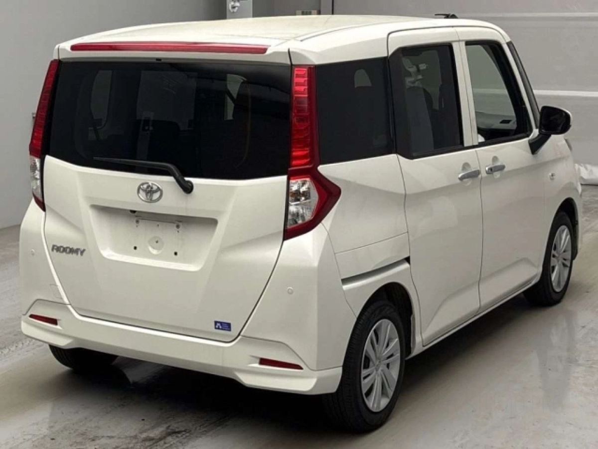 TOYOTA ROOMY