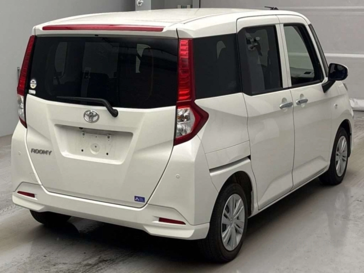 TOYOTA ROOMY