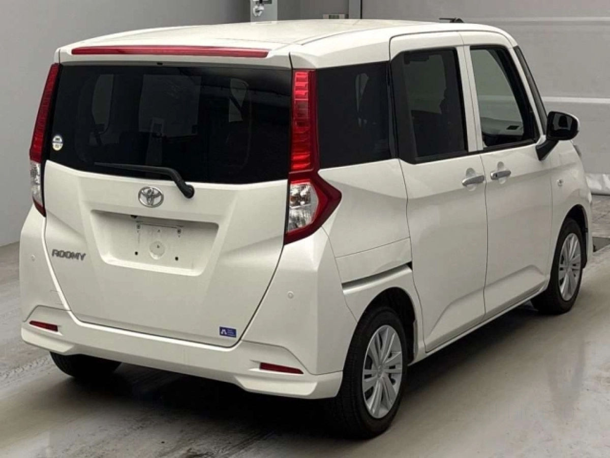 TOYOTA ROOMY