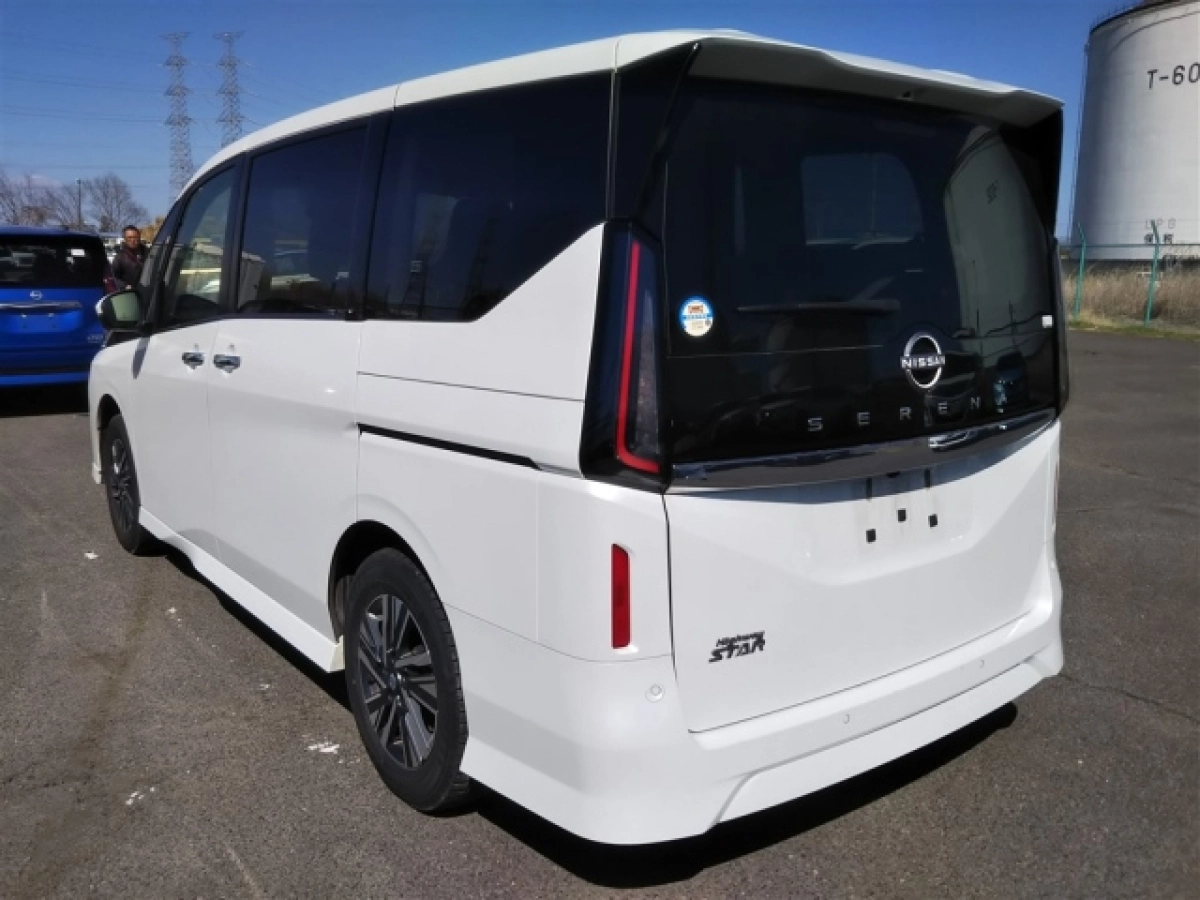 NISSAN SERENA