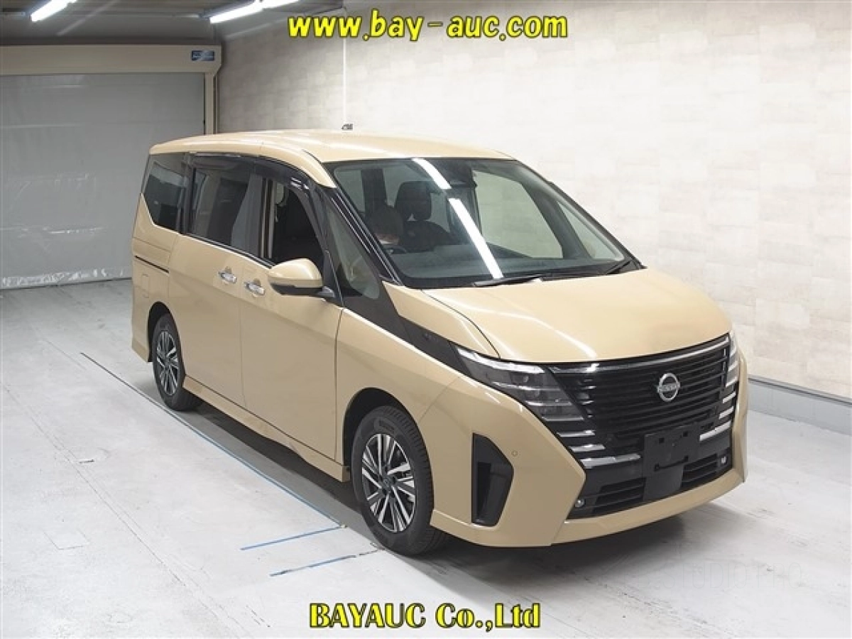 NISSAN SERENA