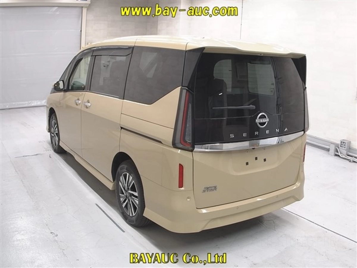 NISSAN SERENA