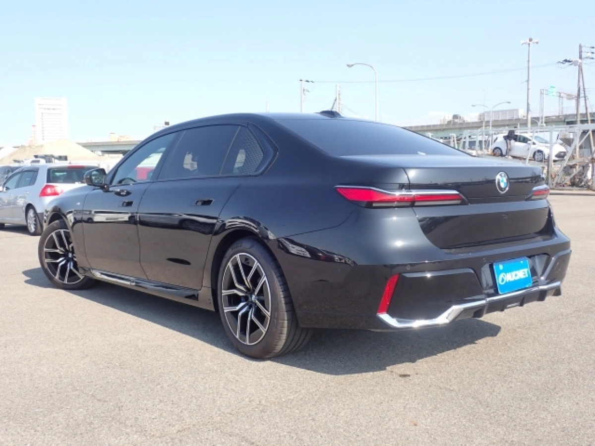 BMW 7 SERIES