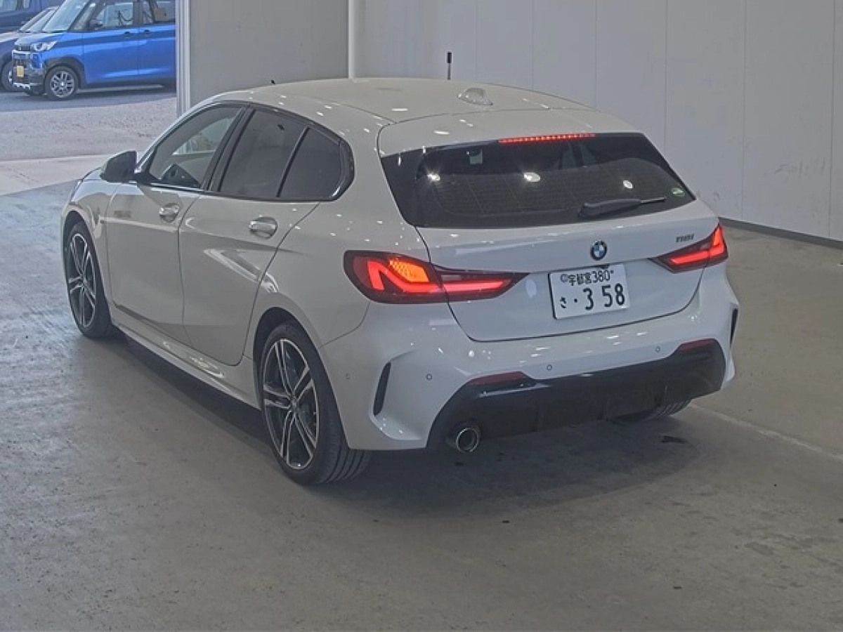 BMW 1 SERIES