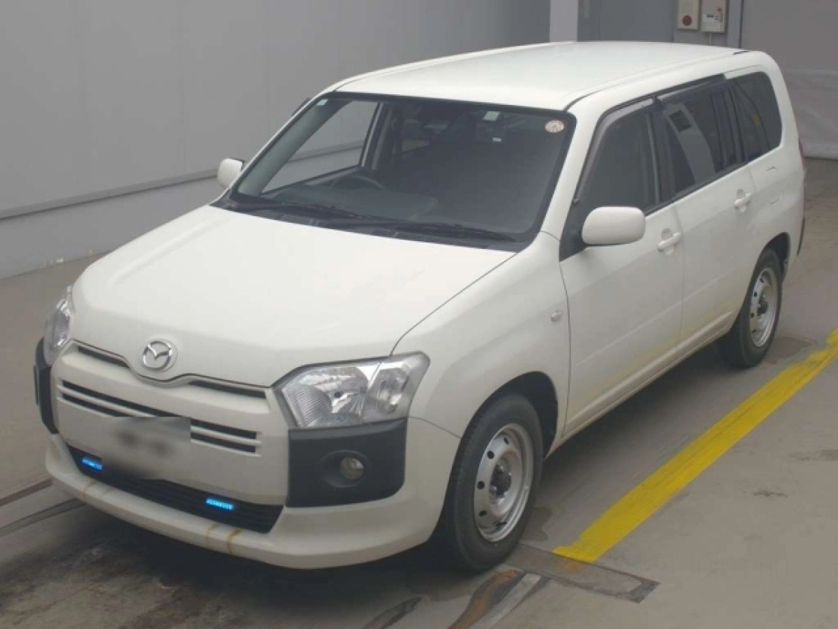 MAZDA FAMILIA VAN