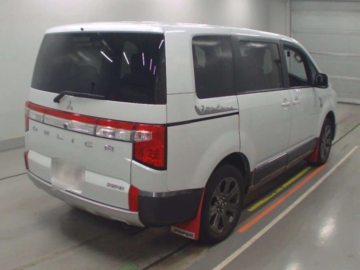 MITSUBISHI DELICA D5