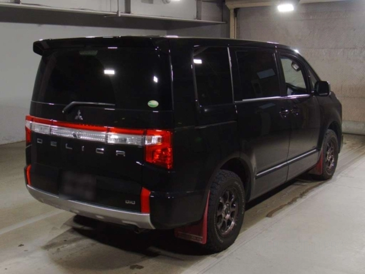 MITSUBISHI DELICA D5