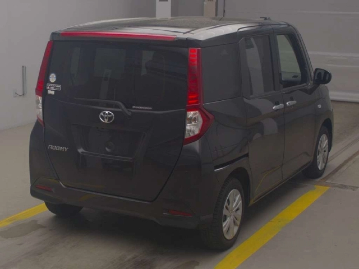 TOYOTA ROOMY