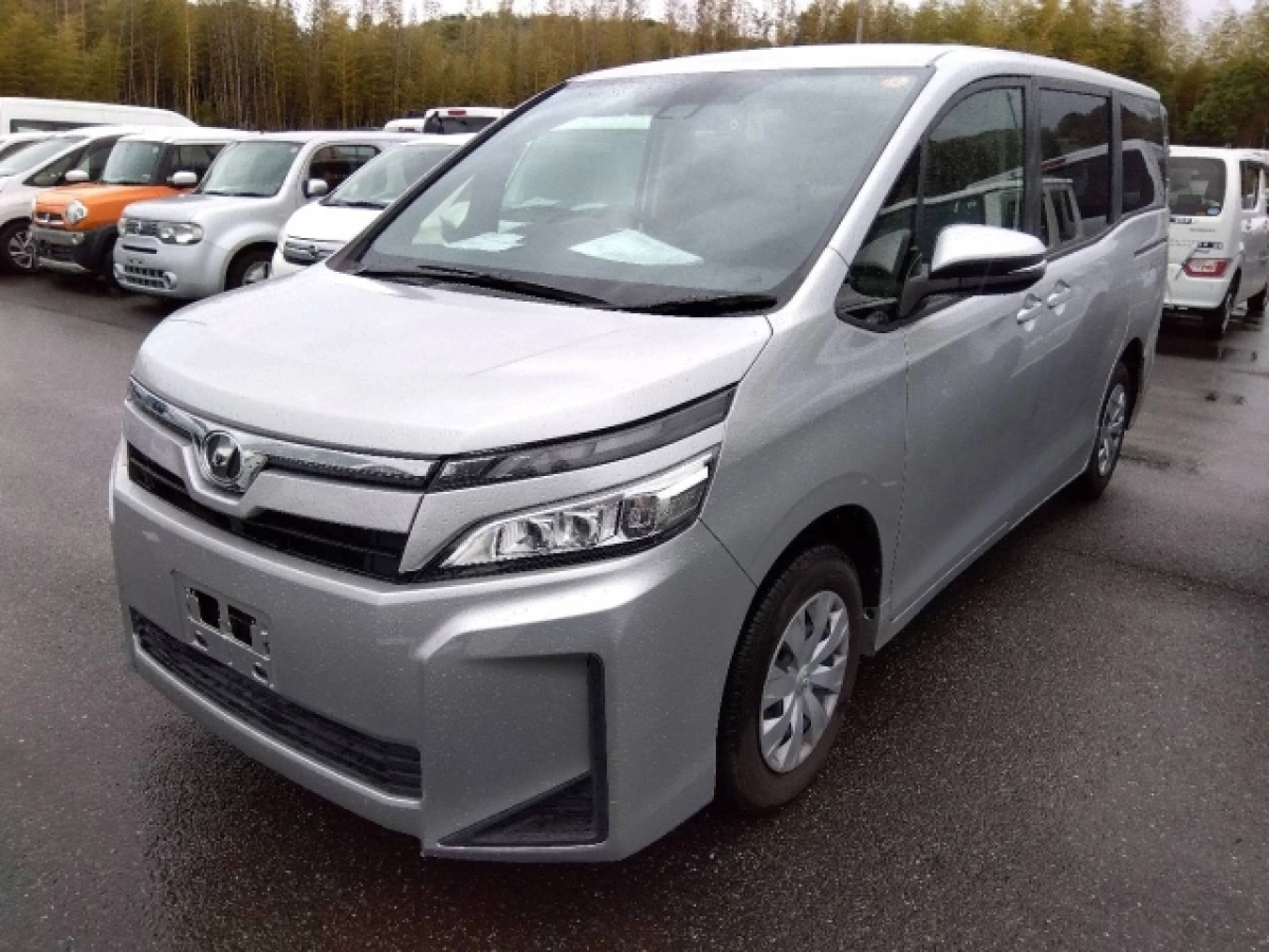 TOYOTA VOXY ZRR80G 2020
