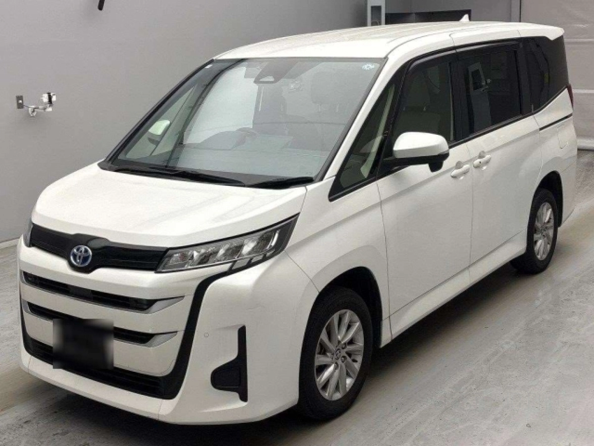 TOYOTA NOAH