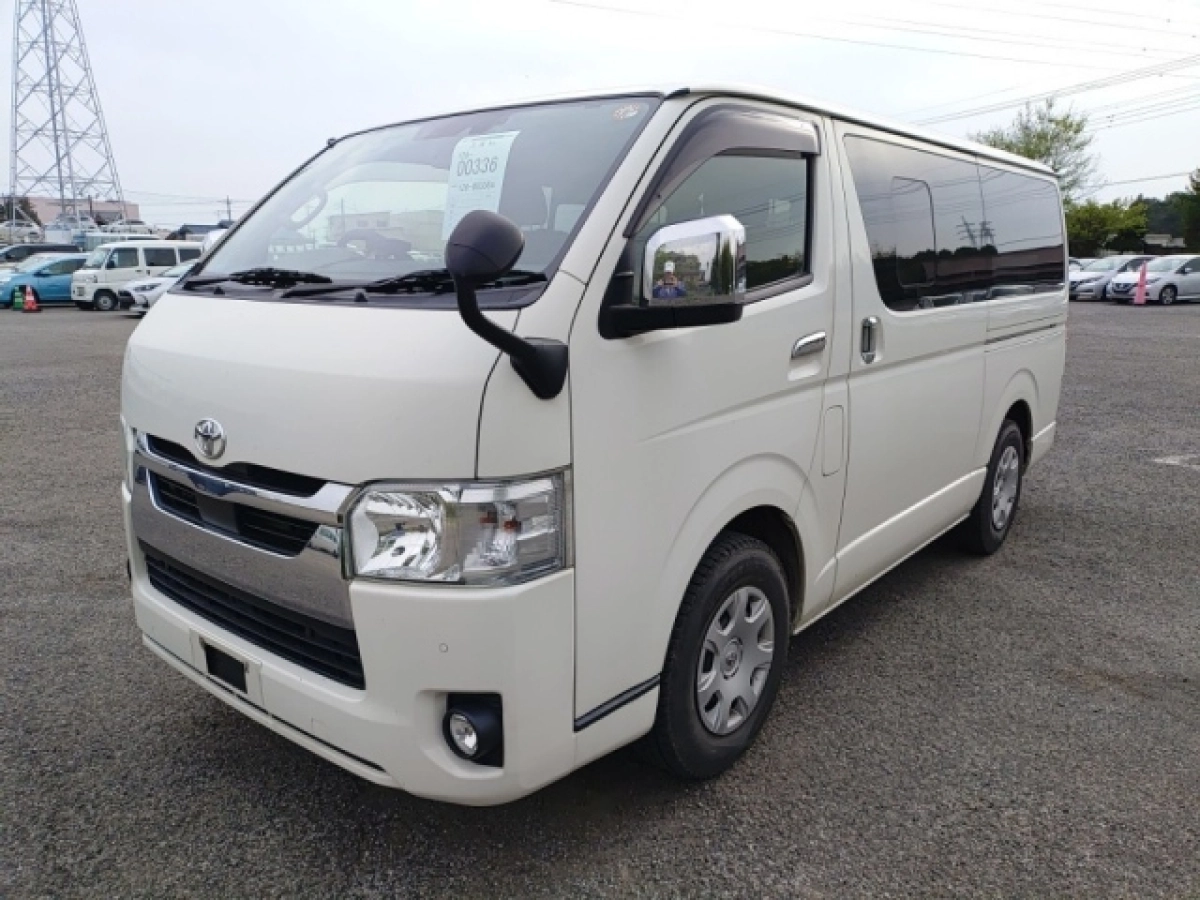TOYOTA HIACE VAN TRH200V 2021