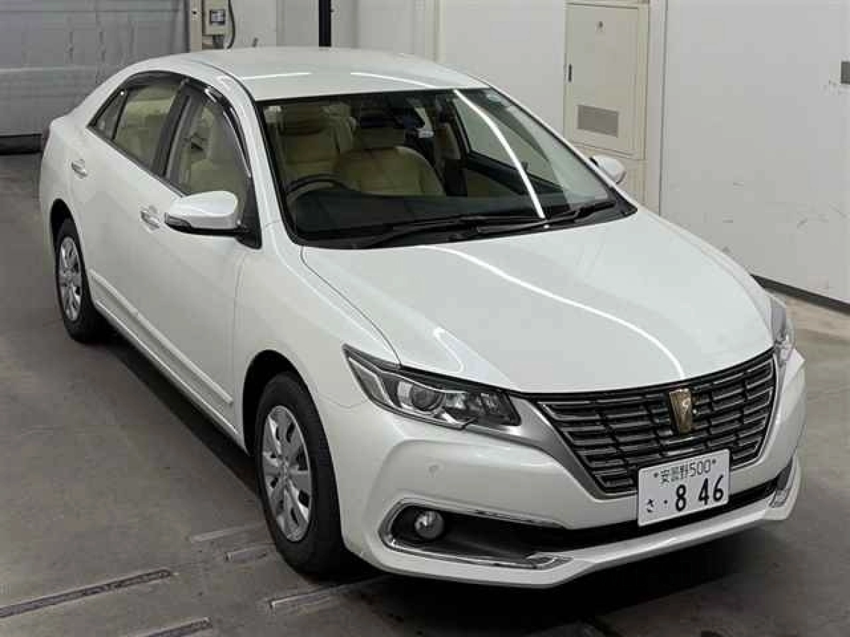 TOYOTA PREMIO ZRT265 2019