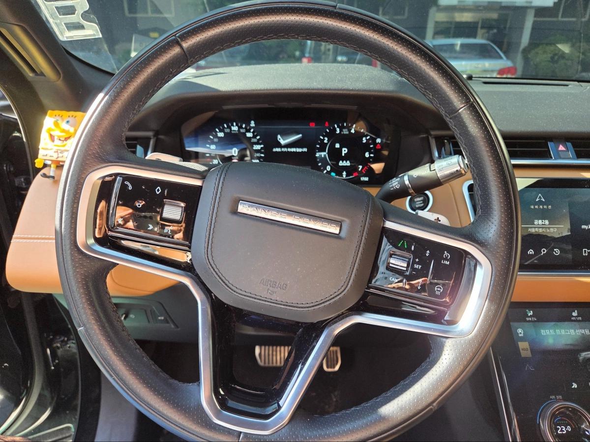 LAND ROVER RANGE ROVER VELAR