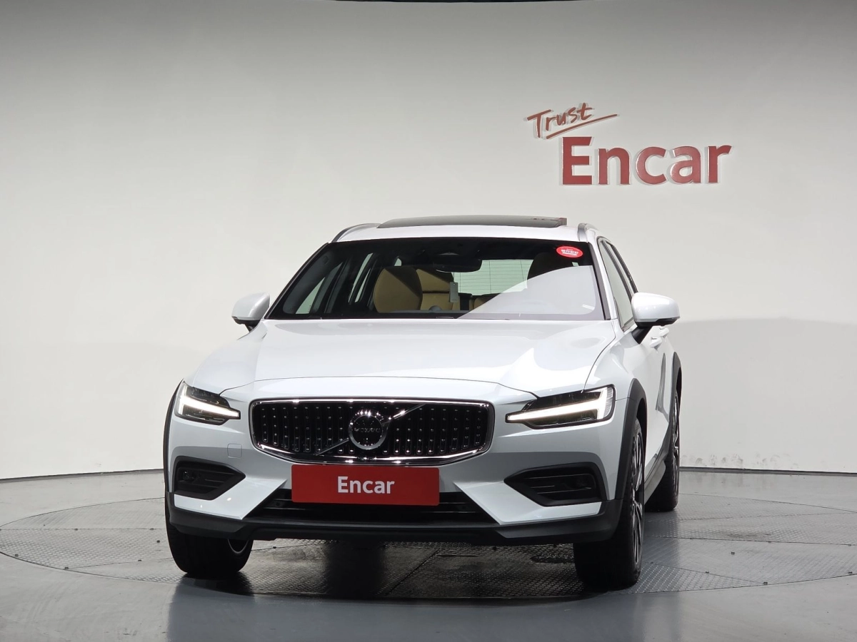 VOLVO V60 CROSS COUNTRY