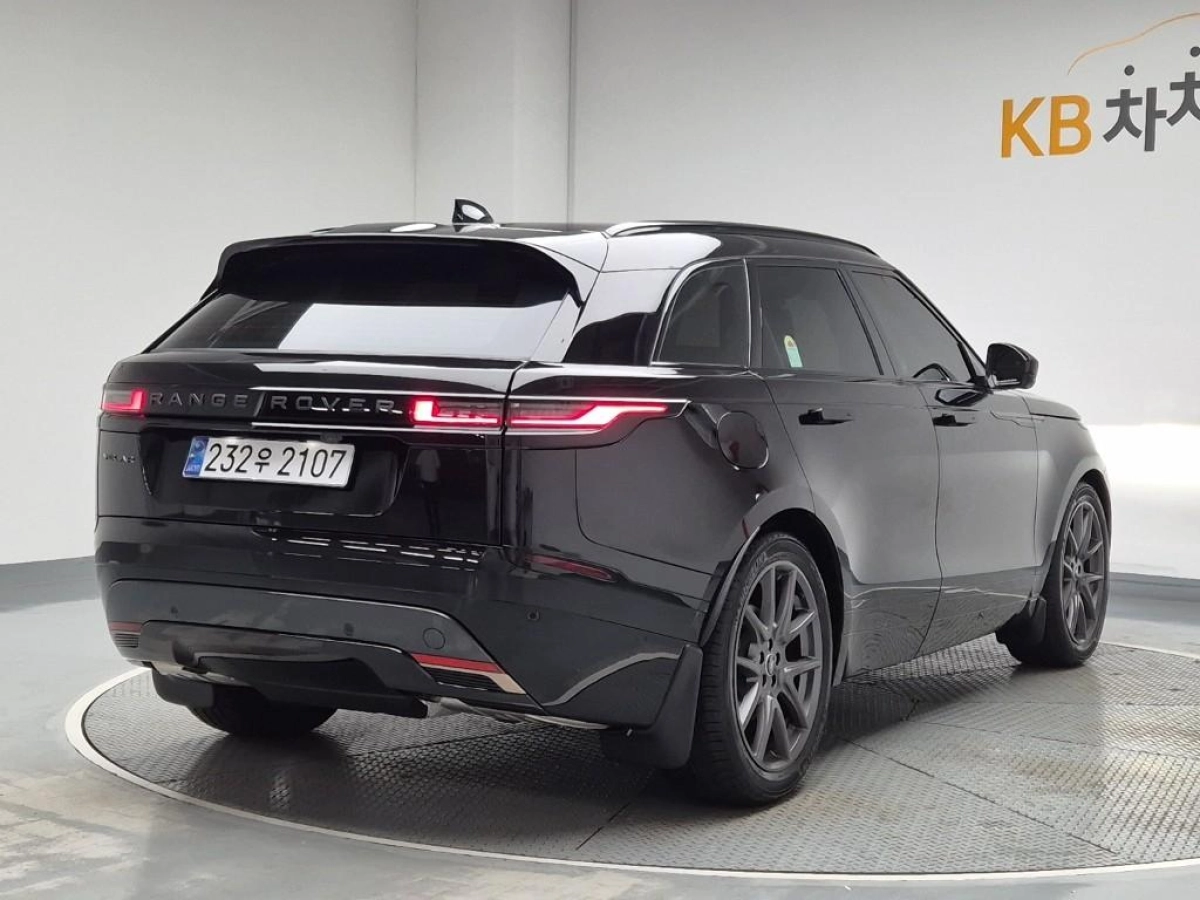 LAND ROVER RANGE ROVER VELAR