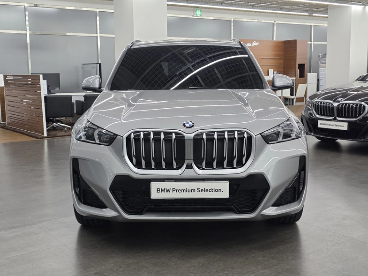 BMW X1 U11