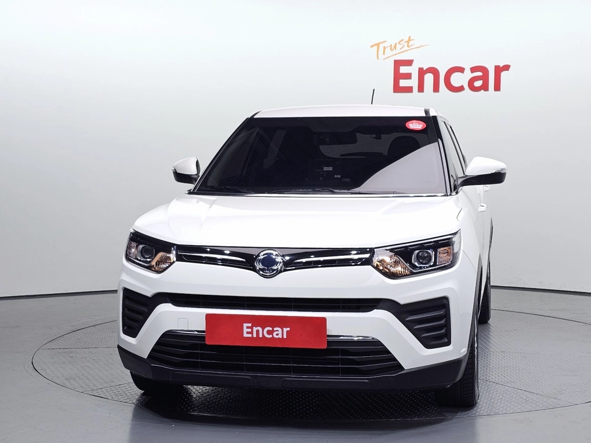 SSANGYONG TIVOLI VERY NEW