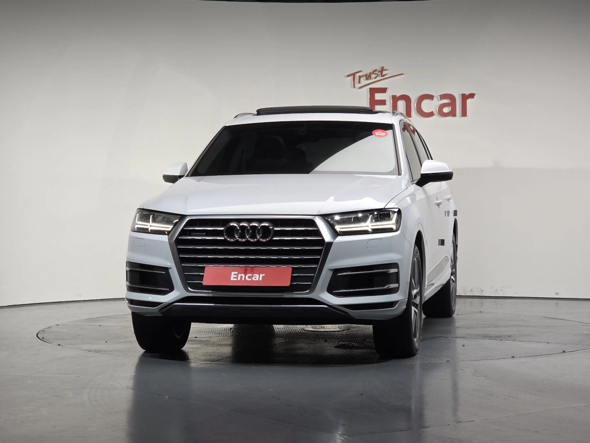 AUDI Q7 4M