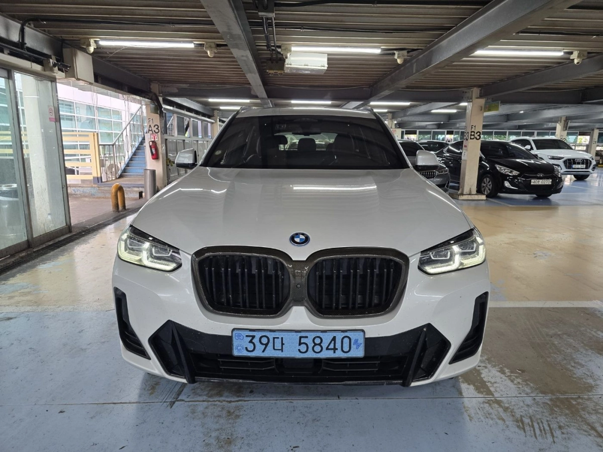BMW IX3