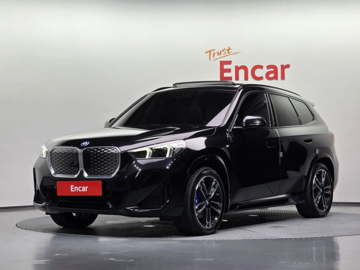 BMW IX1 U11  2024