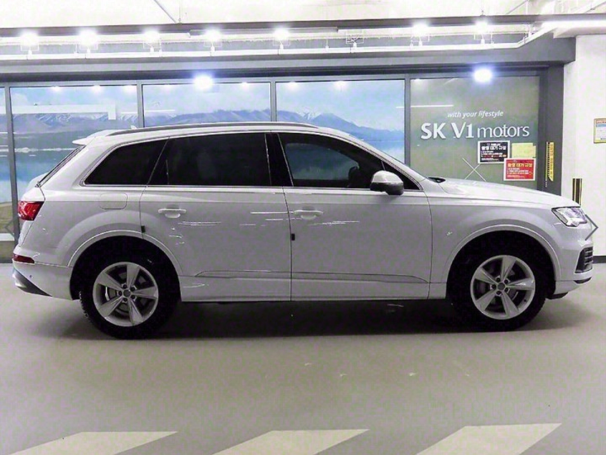 AUDI Q7 4M